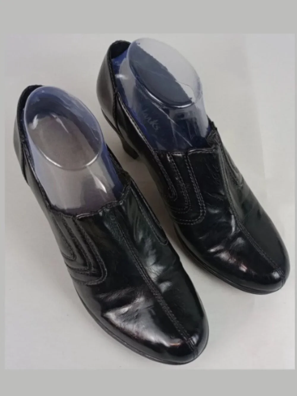 Clarks Womens 8M‎ Black Patent Shootie Slip On Mid Block Heel Shoes